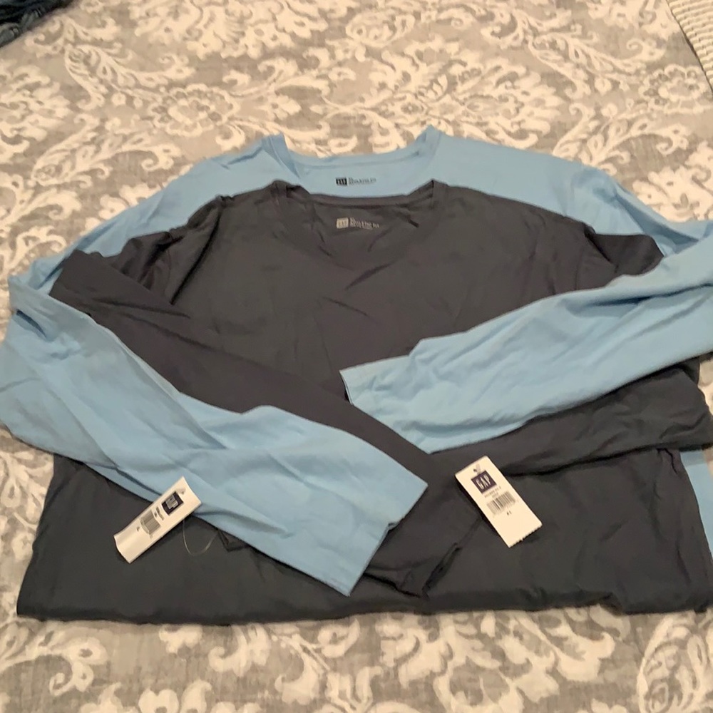 Men’s light blue and greenish/grey long sleeve t shirts both NWT athletic fit XL